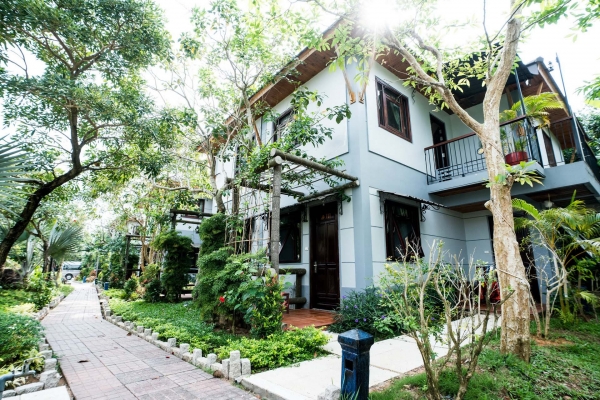 Deluxe Garden View
